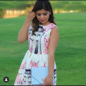 It is tight, wore it once during photo shoot